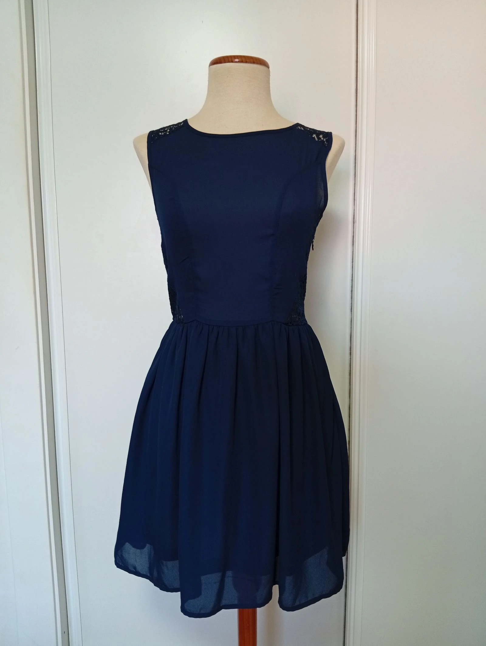 Vestido curto azul marinho estilo coquetel – photo 3